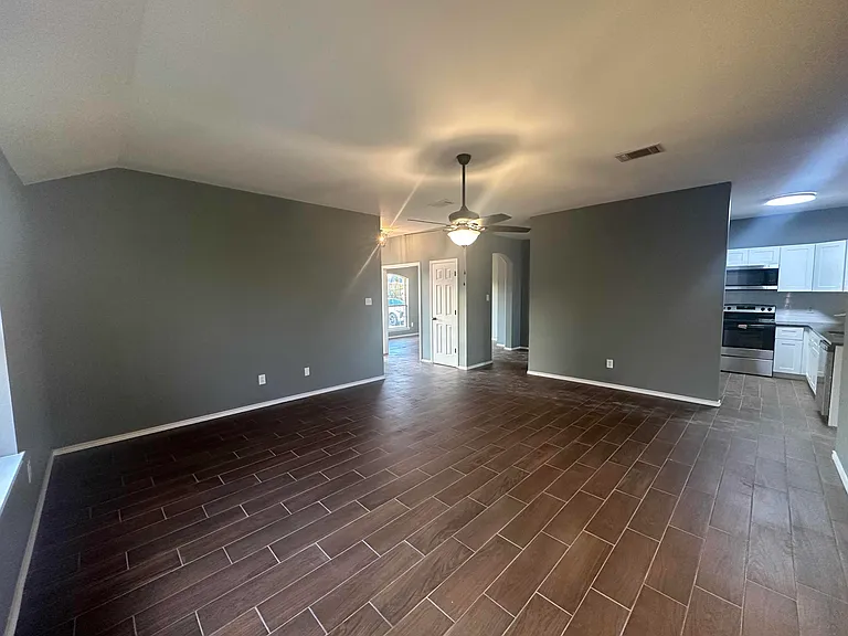 6108 Temora Loop — Photo 5