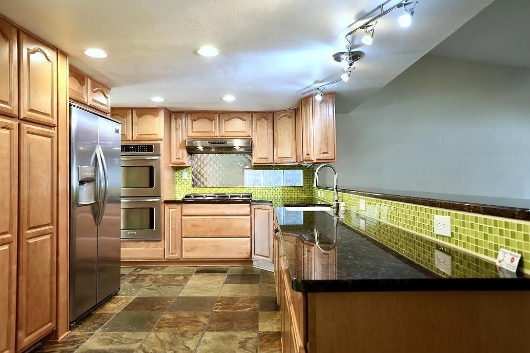 4 bed, 2000 sqft, $2,350 — Photo 4