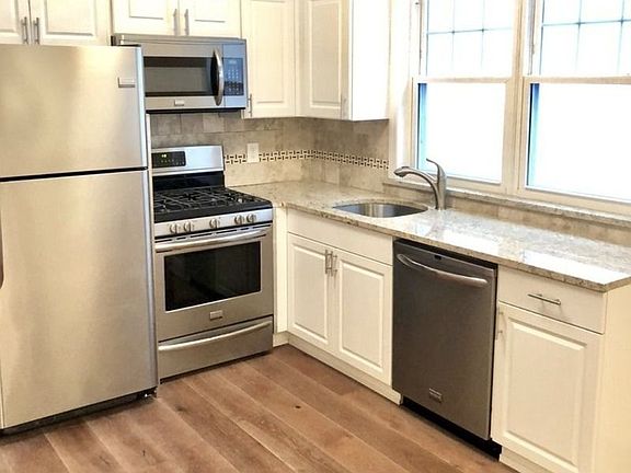 4th image of 3069 47th St #2