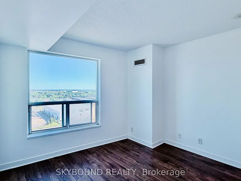 38 Lee Centre Dr #1702 — Photo 11