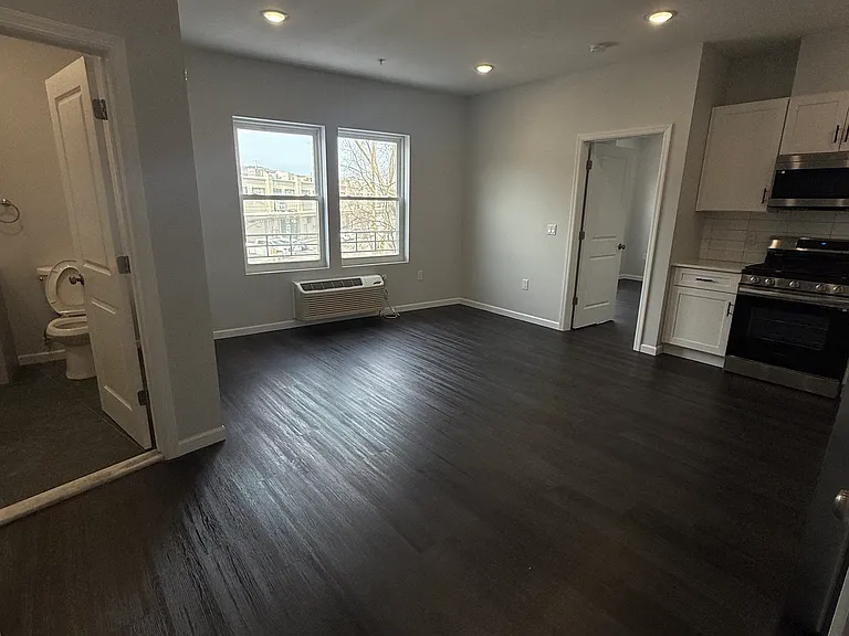 207 Redwood Ave #205 — Photo 13