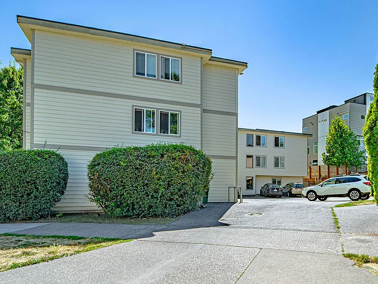301 Apartments in the heart of Beacon Hill — Photo 2