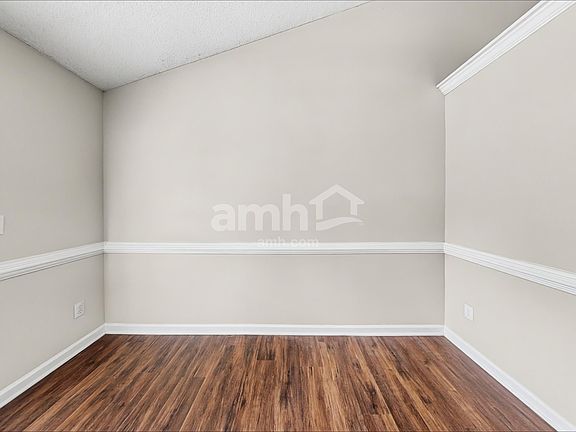 5th image of 172 Barrington Ln