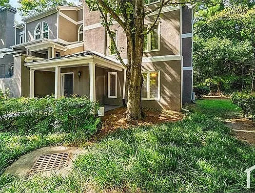 3 bed, 1550 sqft, $3,240 — Photo 3