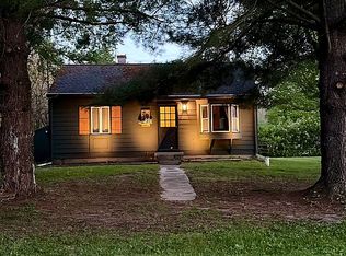 420 Oakdale Rd, Hastings, MI 49058