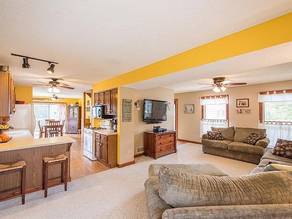 5th image of 2975 Castlebrook Ave