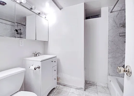 Rented by Urbane Brokerage | media 21