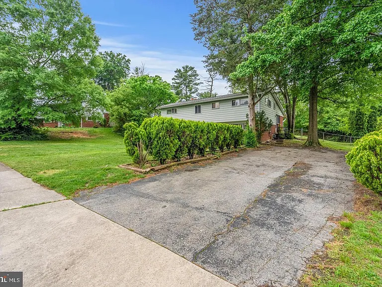 6318 Willowood Ln — Photo 8