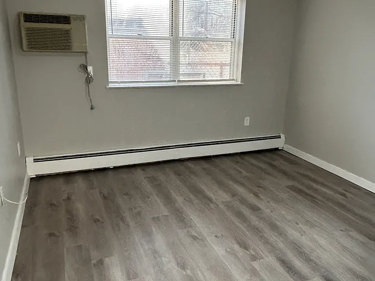 Austin Manor Apartments — Photo 29