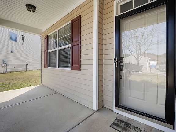 4th image of 80 Marsala Dr