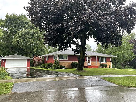 2nd image of 115 W Meadow Heights Ave