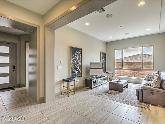 4th image of 10961 Red Yucca Dr
