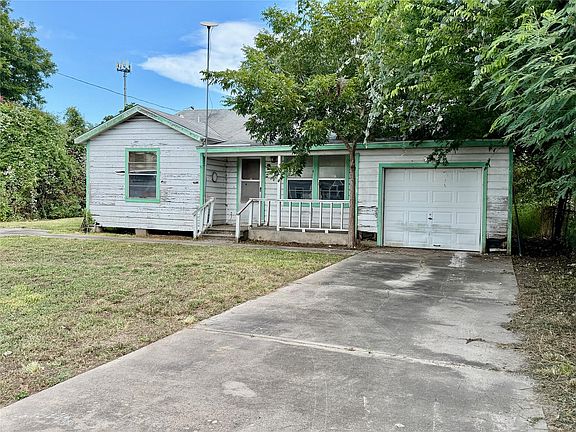 3rd image of 2305 Main St