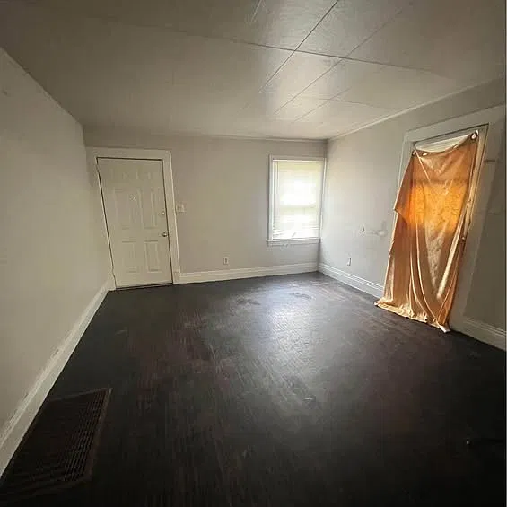 2 bed, 960 sqft, $1,200 — Photo 2