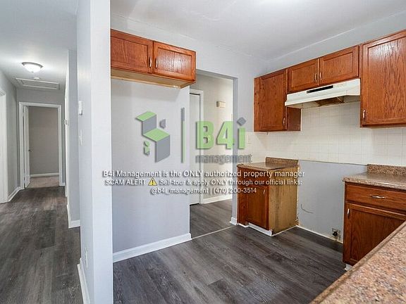 3rd image of 179 Ruzelle Dr SE