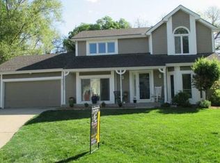 4049 SW Leeward Dr, Lees Summit, MO 64082