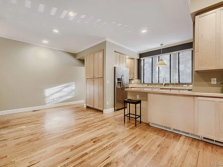 1635 N Franklin St — Photo 10