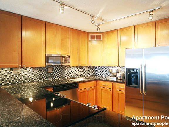 5th image of 3100 N Lake Shore Dr APT 1010