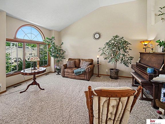 5th image of 8701 Prairie Village Dr