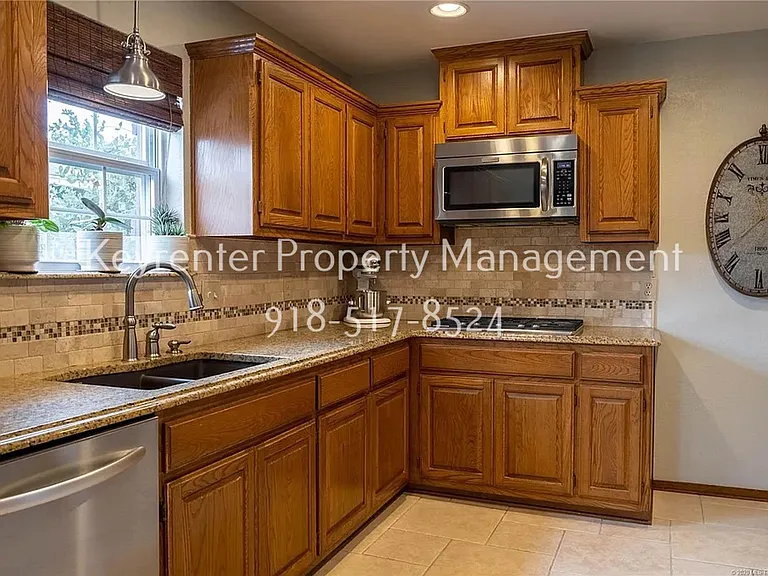 8602 E 109th St — Photo 10