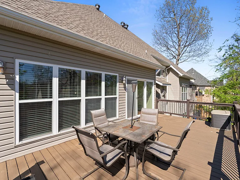 3902 NE Cadbury Ave — Photo 37