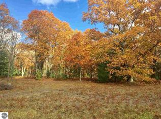 627 Ridge Rd, Beulah, MI 49617