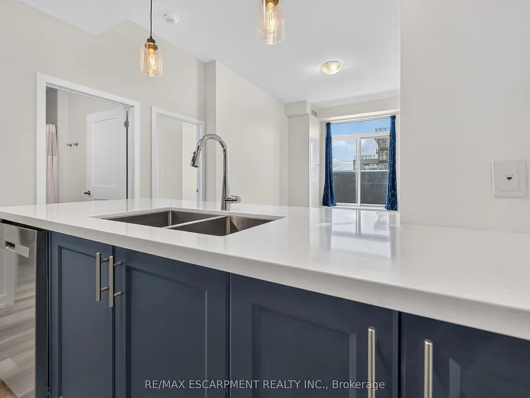 460 Dundas St E #522 — Photo 16