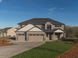 887 E McKinley St, Carlton, OR 97111