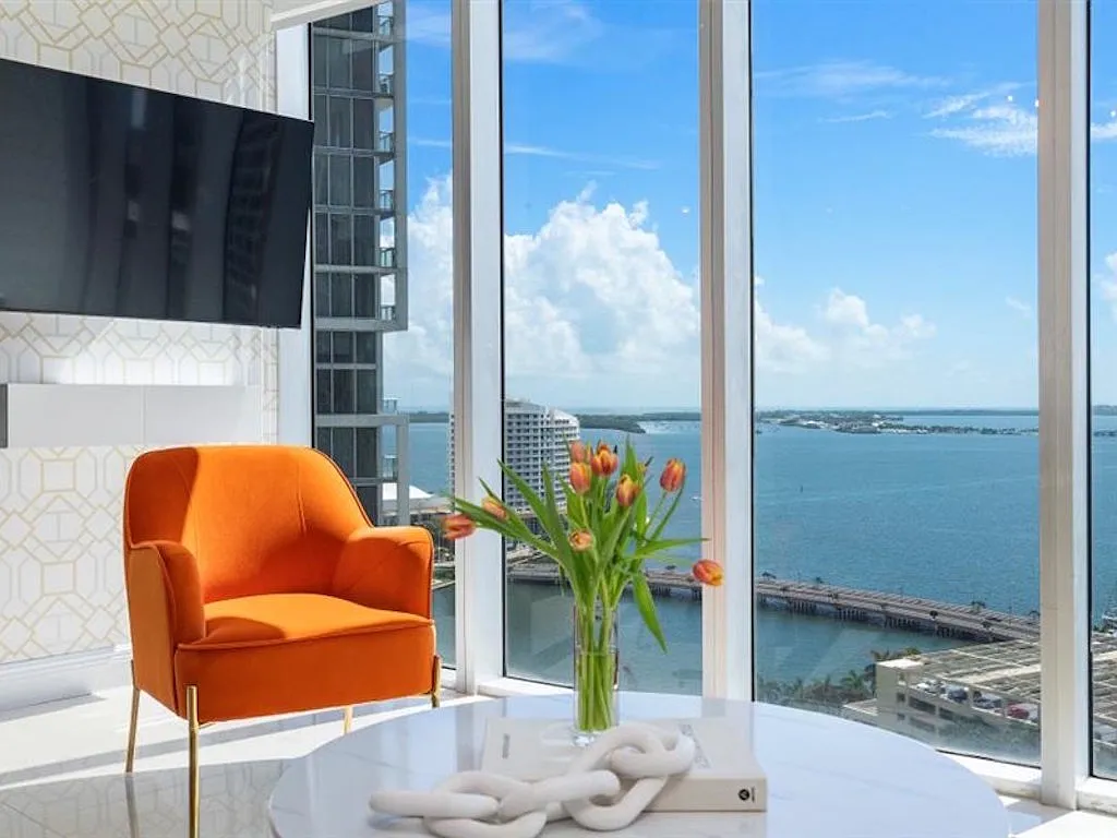 2 bed, 1347 sqft, $6,500 — Photo 3
