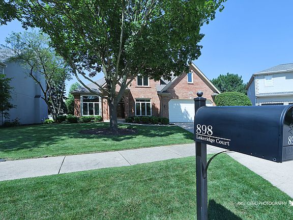 2nd image of 898 Lakeridge Ct
