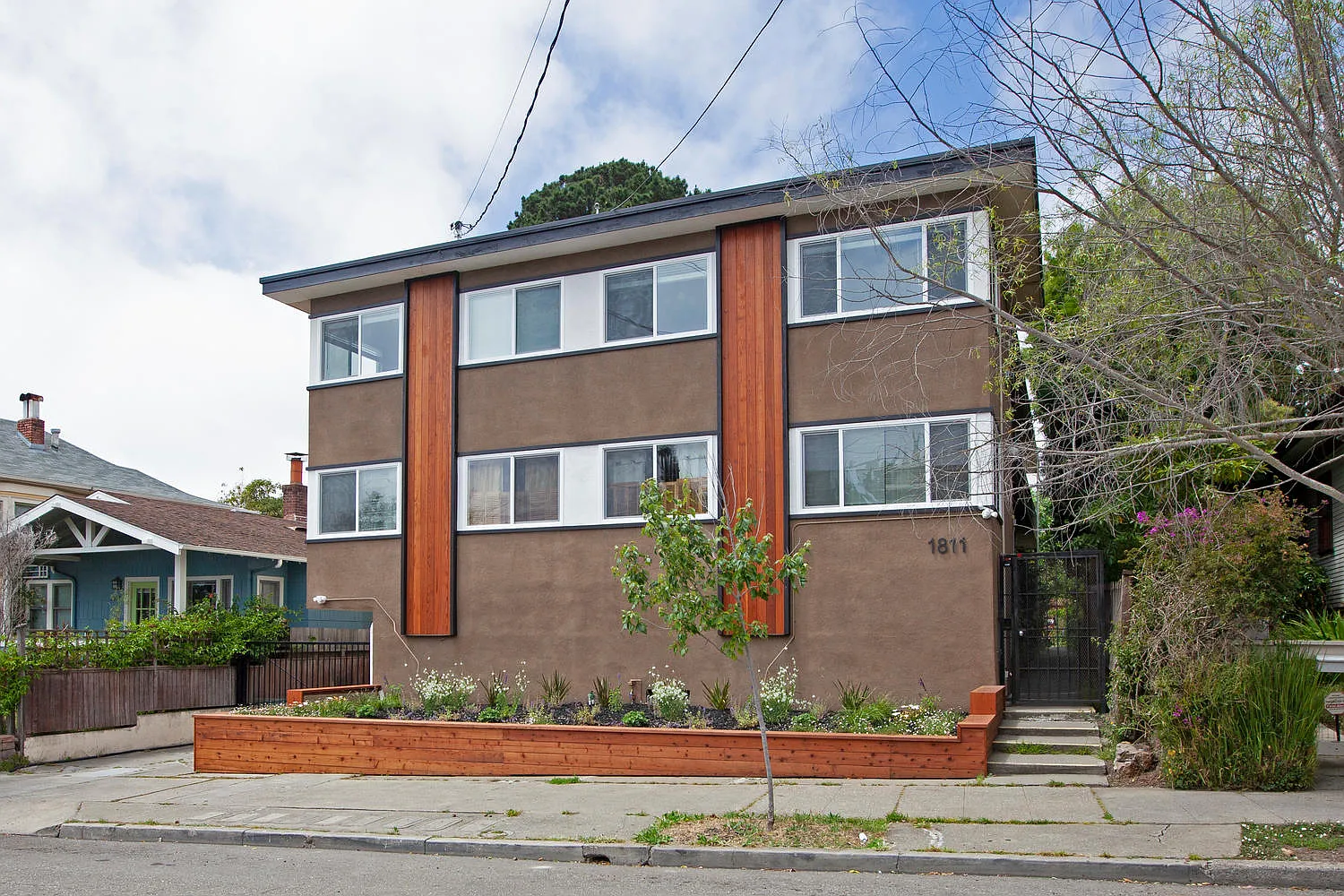 1811 Francisco Street — Photo 2