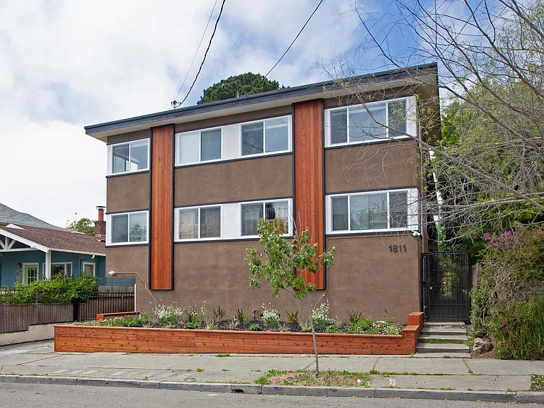 1811 Francisco Street — Photo 2