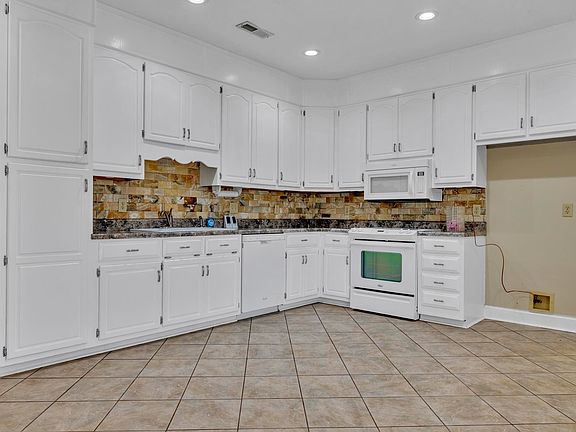 5th image of 1415 Burnham Dr NE