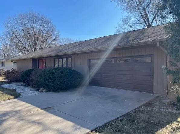 3217 Arbor Dr, Iowa City, IA 52245