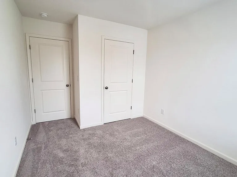 2425 Brookville Dr #B — Photo 19
