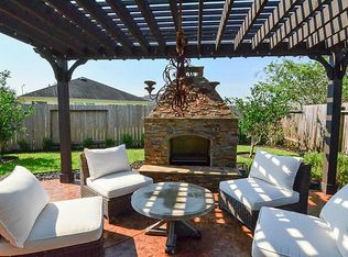 12910 Meadow Springs Dr, Pearland, TX 77584