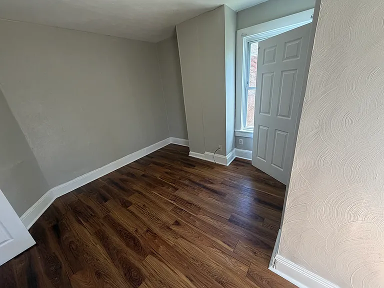 212 Owens St — Photo 10