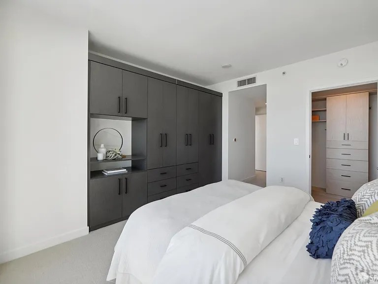301 Main St #27F — Photo 6