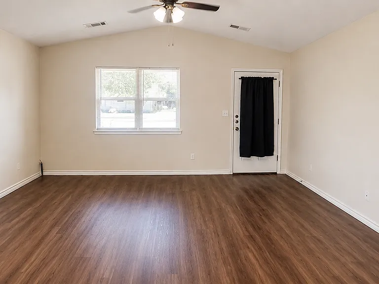 2003 Bluebonnet Dr #A — Photo 2