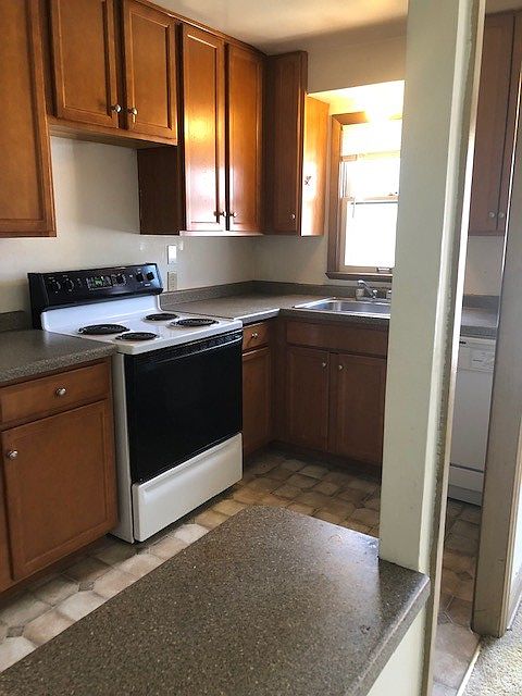 2nd image of 919-29 E Henry Clay St #&-5165