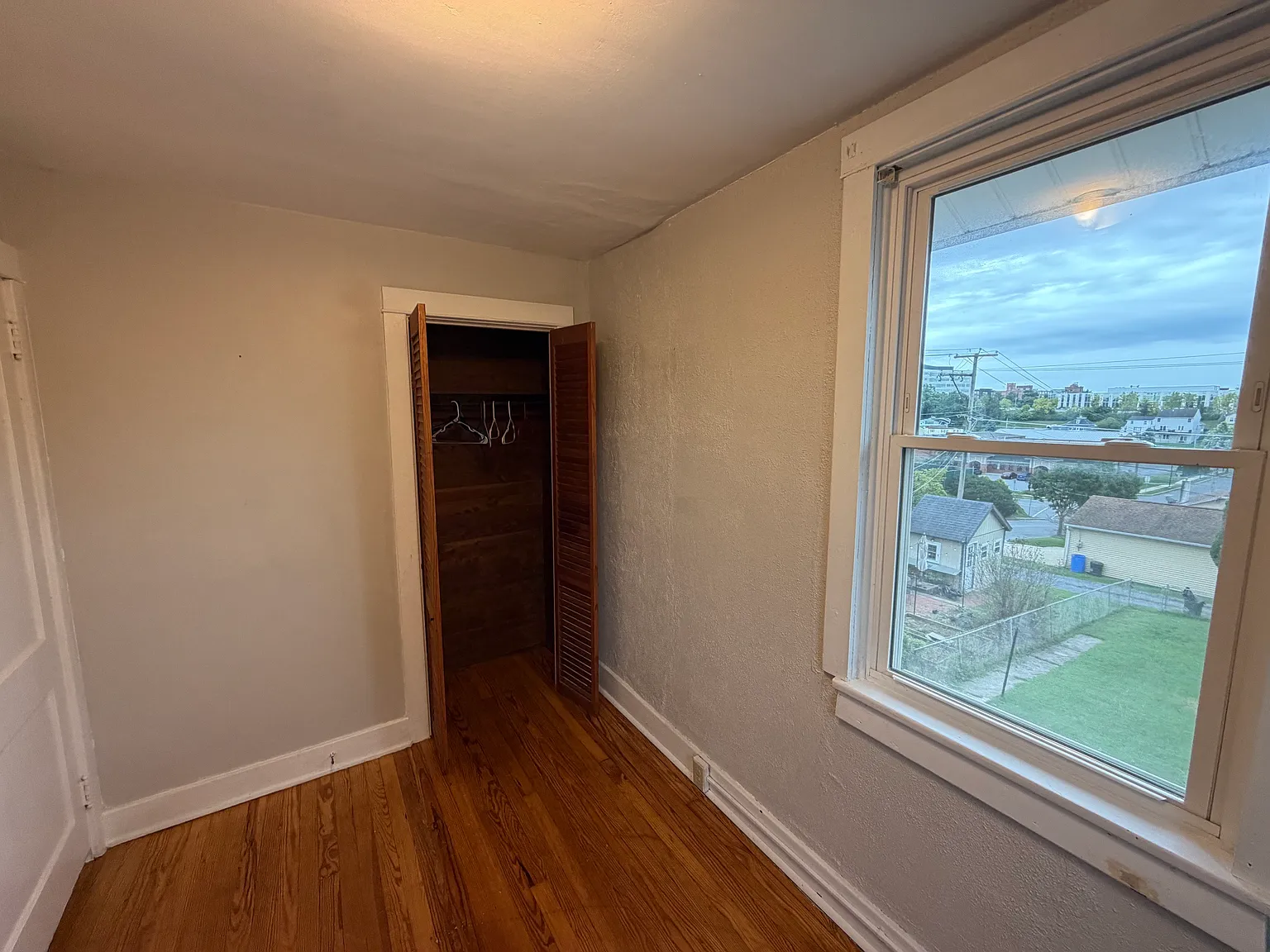 402 Douglass Street - 1 — Photo 3