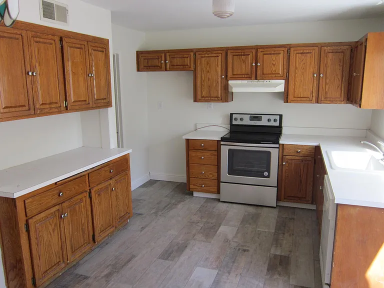 157 Hanna Ter — Photo 2