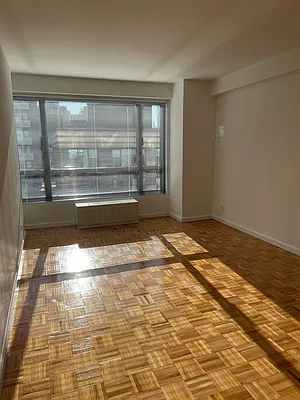 Rented by Solow Realty | media 31