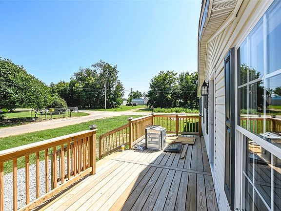 4th image of 58065 Cedar Creek Ln