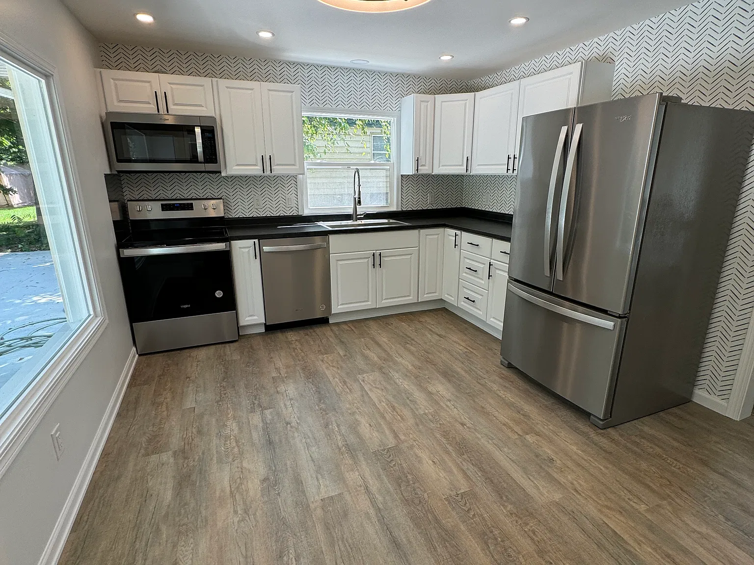2311 Fairfield Rd — Photo 3