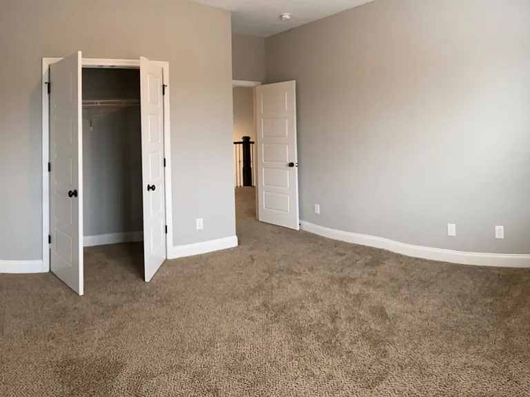 921 Burlington Dr — Photo 52