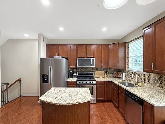 3rd image of 423 Garrett A Morgan Blvd #Townhouse