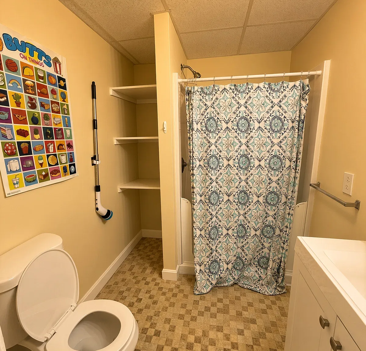 3 bed, 825 sqft, $2,475 — Photo 3