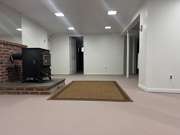 3rd image of 141 Eastwood Ave #1
