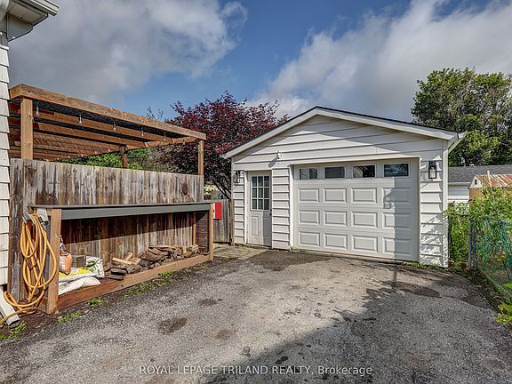 3rd image of 54 Barwick St